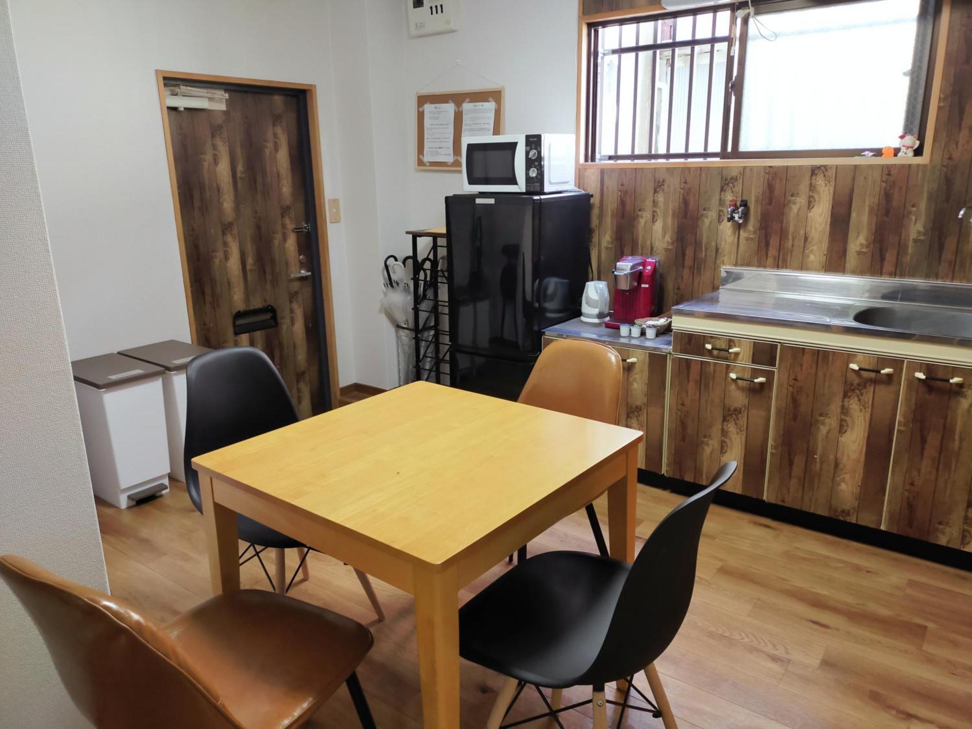 Apartment Secret Base Shin-imamiya *